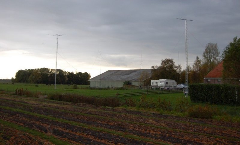 eenoverzichtvaneendeelvanhetantennepark.jpg